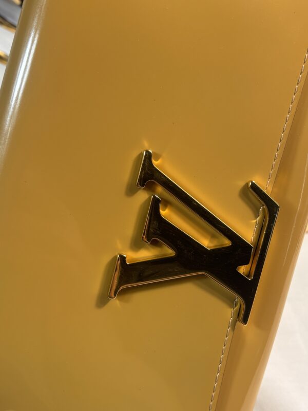 Louis Vuitton Pochette Louise Vernis - Image 5