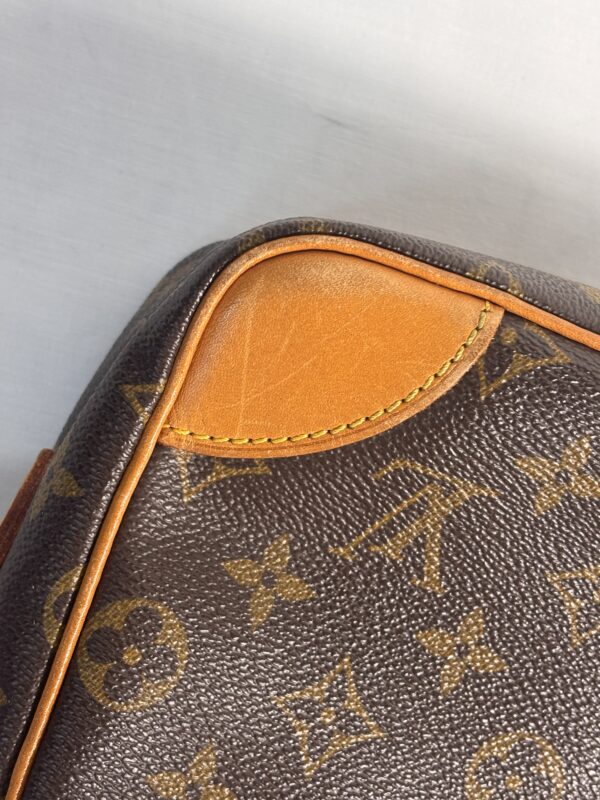 Vintage Louis Vuitton Trocadero - Image 8