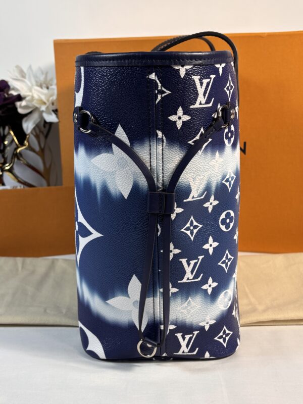Louis Vuitton Escale Neverfull Mm - Image 4