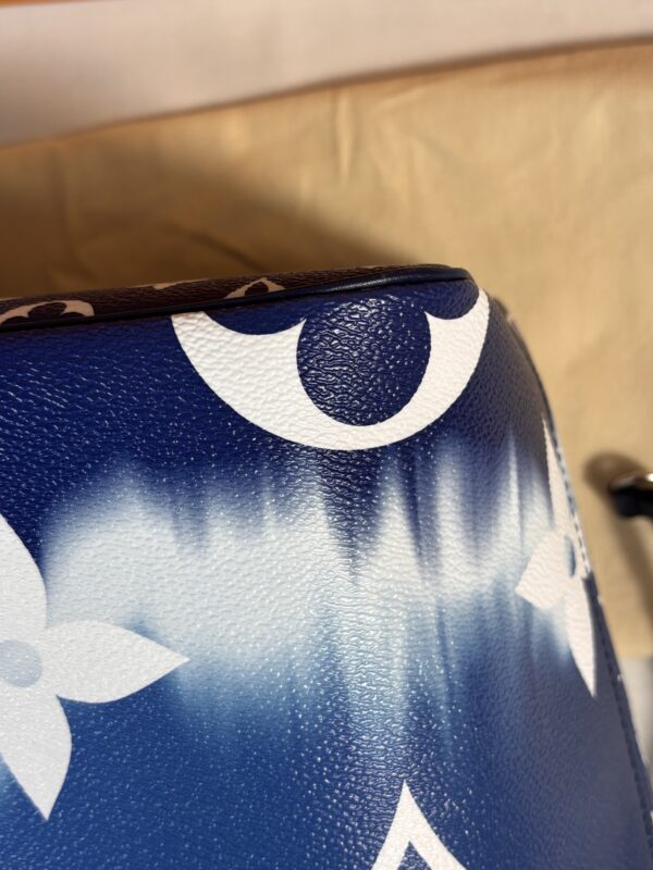 Louis Vuitton Escale Neverfull Mm - Image 9