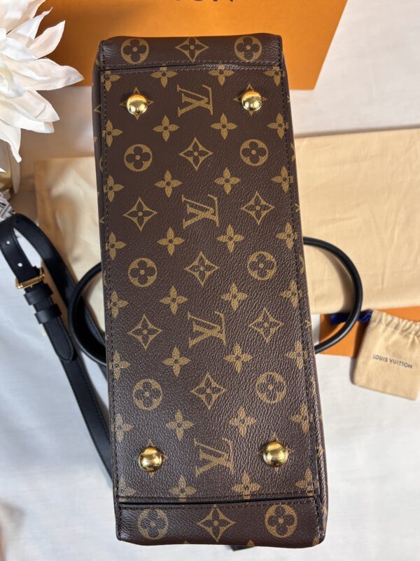 Louis Vuitton Flower Tote Mm - Image 5