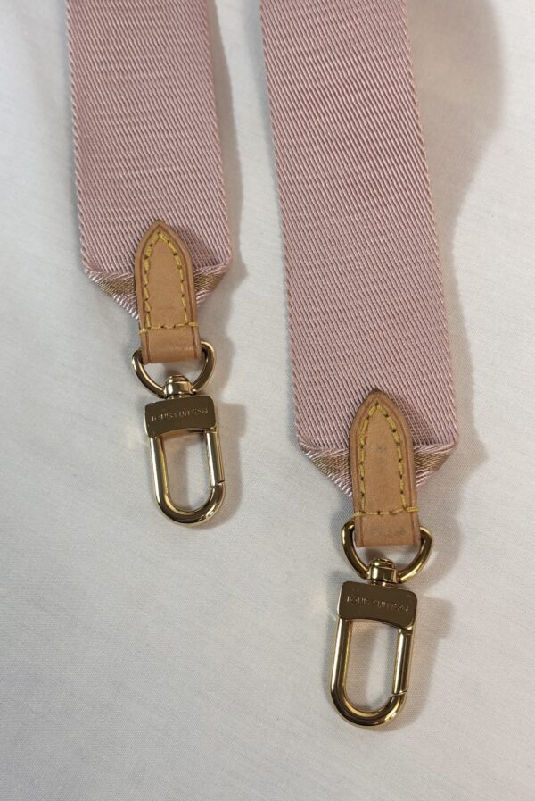 Louis Vuitton Multi Pochette Pink - Image 16