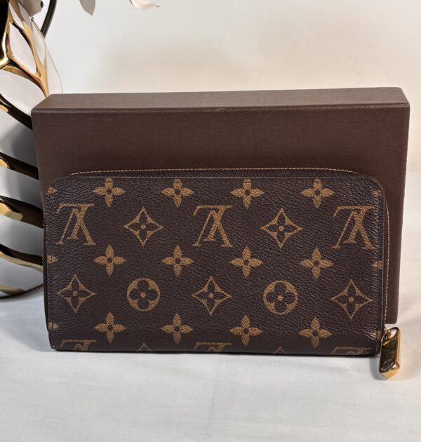 Louis Vuitton Monogram Zippy Wallet - Image 2