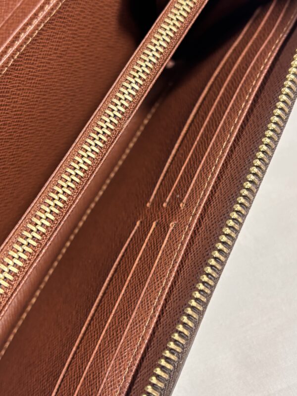 Louis Vuitton Monogram Zippy Wallet - Image 9