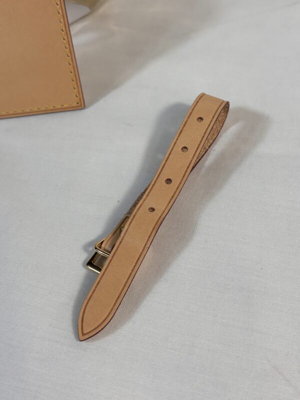 Louis Vuitton Vachetta Luggage tag with Heart - Image 4