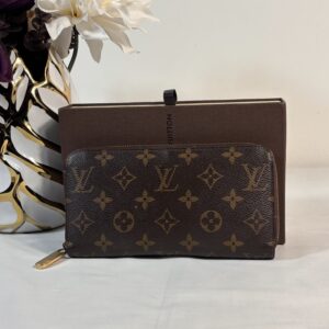 Louis Vuitton Monogram Zippy Wallet