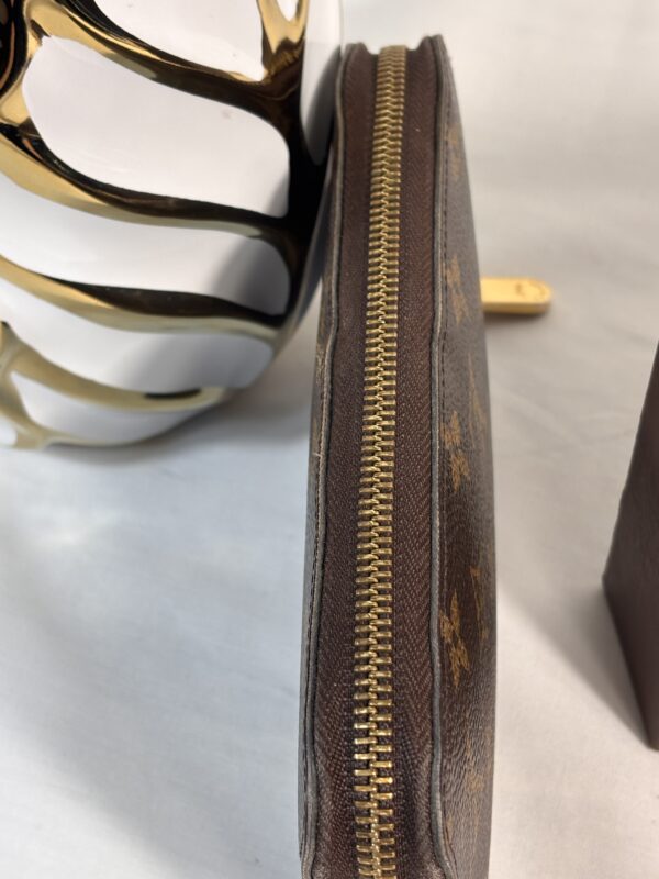 Louis Vuitton Monogram Zippy Wallet - Image 4