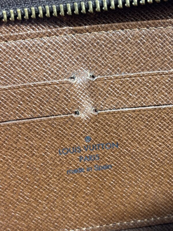 Louis Vuitton Monogram Zippy Wallet - Image 8