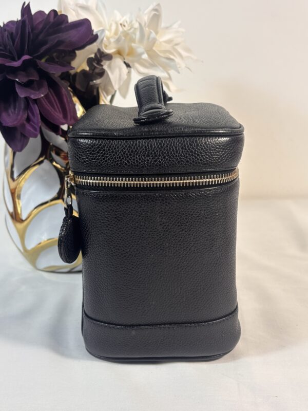 Chanel Timeless Vanity Case Black - Image 5