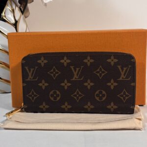 Louis Vuitton Zippy Wallet Fuchsia