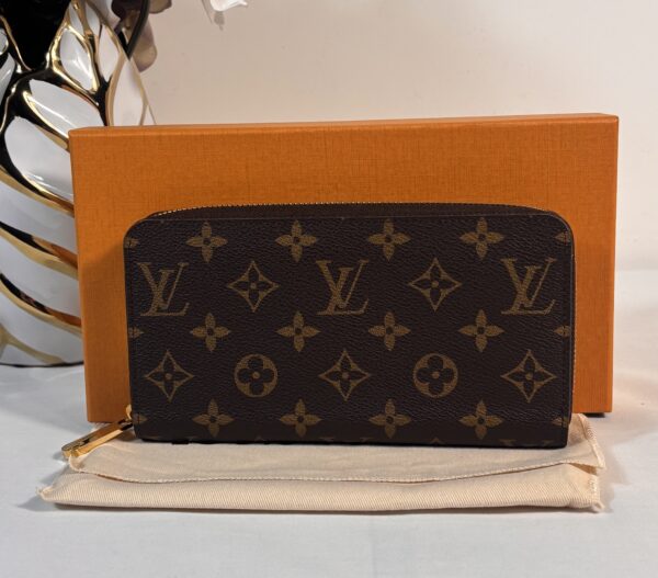 Louis Vuitton Zippy Wallet Fuchsia
