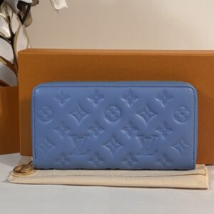 Louis Vuitton Coussin Zippy Wallet
