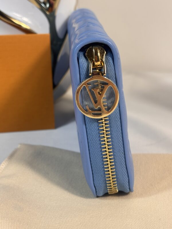 Louis Vuitton Coussin Zippy Wallet - Image 5