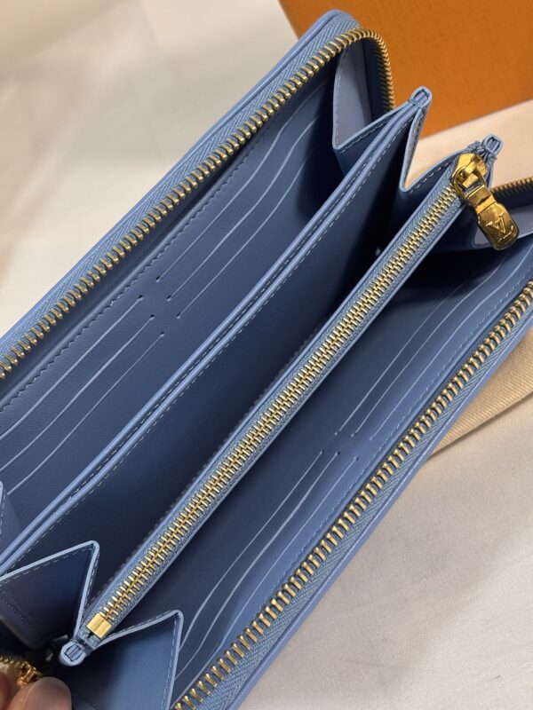Louis Vuitton Coussin Zippy Wallet - Image 6