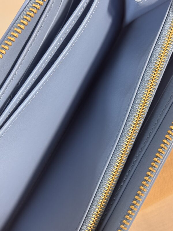 Louis Vuitton Coussin Zippy Wallet - Image 9