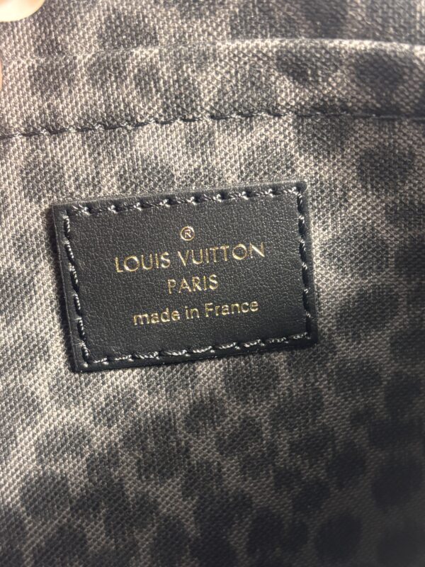 New Louis Vuitton Wild at Heart Neverfull Pochette - Image 8