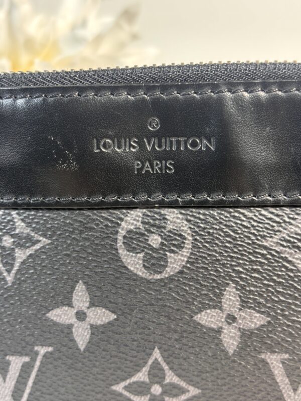 Louis Vuitton Discovery Pouch Eclipse - Image 3