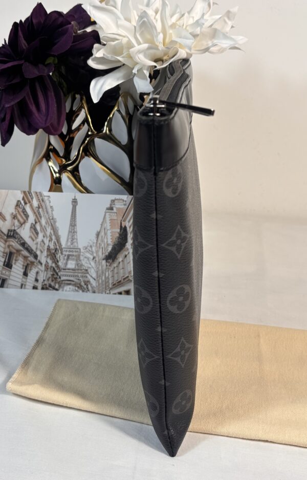 Louis Vuitton Discovery Pouch Eclipse - Image 5