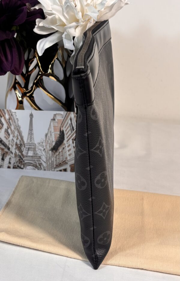 Louis Vuitton Discovery Pouch Eclipse - Image 6