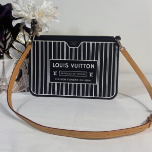 New Louis Vuitton Black Inside Out Pochette