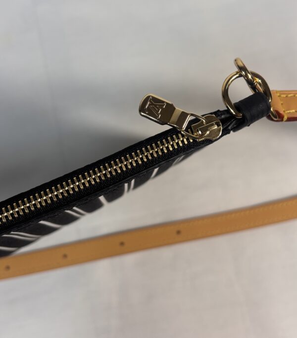 New Louis Vuitton Black Inside Out Pochette - Image 6