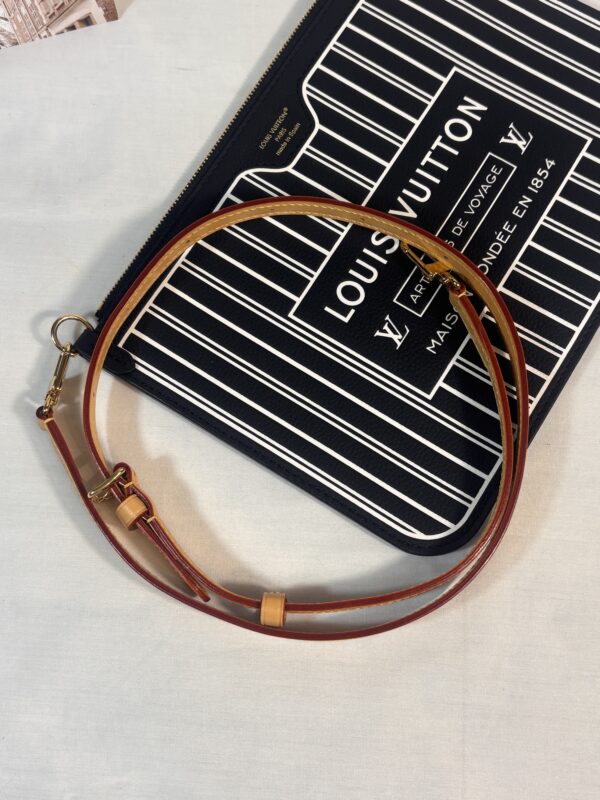 New Louis Vuitton Black Inside Out Pochette - Image 10