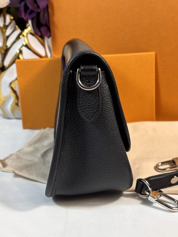 Louis Vuitton Buci Noir - Image 5