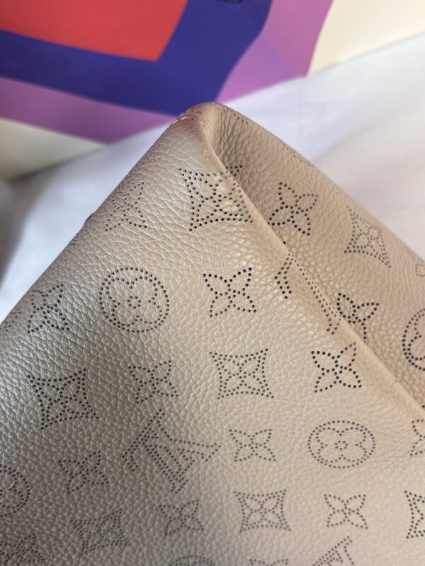 Louis Vuitton Sevres Mahina - Image 5