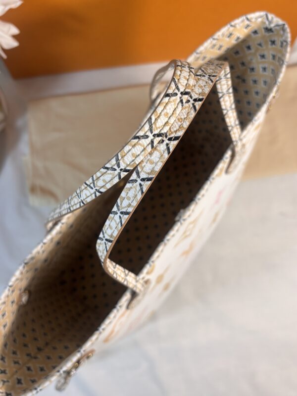 Louis Vuitton Neverfull MM By the Pool Watercolor - Image 7