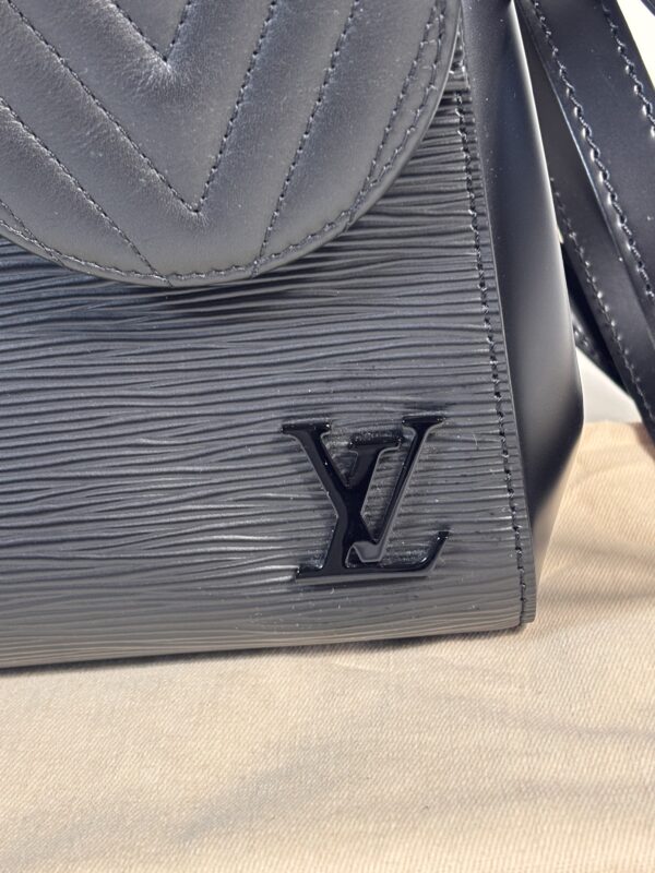 Louis Vuitton Cluny Bb Epi Noir - Image 3