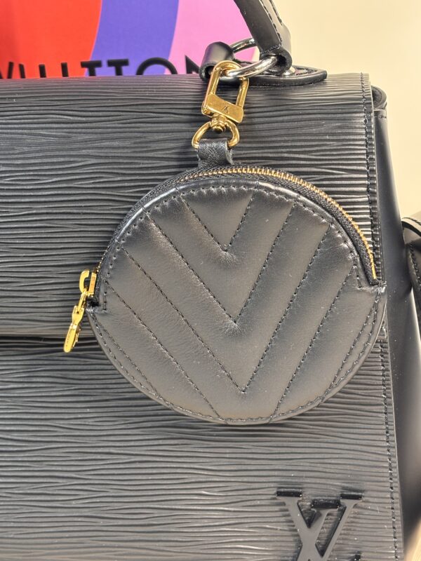 Louis Vuitton Cluny Bb Epi Noir - Image 4