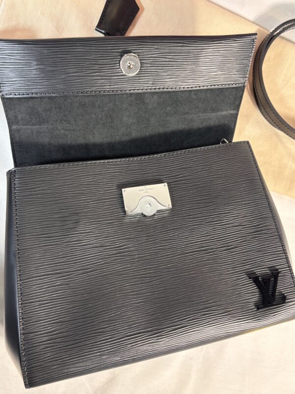 Louis Vuitton Cluny Bb Epi Noir - Image 9