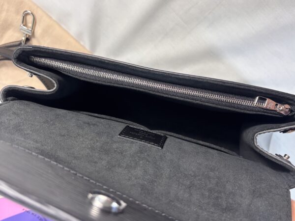 Louis Vuitton Cluny Bb Epi Noir - Image 10