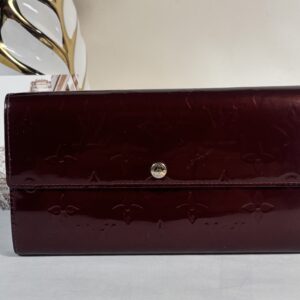 Louis Vuitton Vernis Sarah Wallet