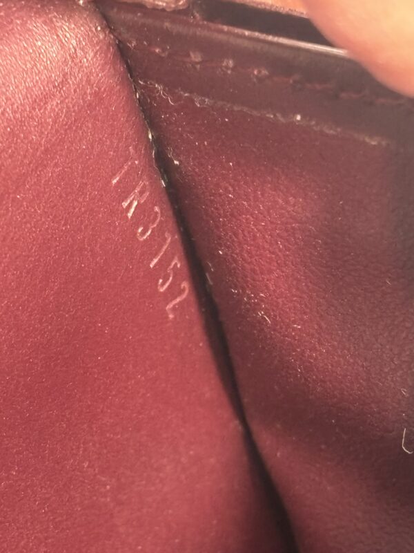 Louis Vuitton Vernis Sarah Wallet - Image 13