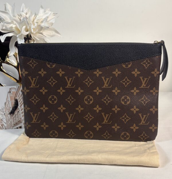 Louis Vuitton Daily Pouch Monogram Noir - Image 2