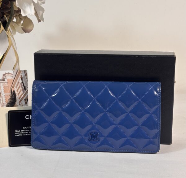 Chanel Interlocking Cc Logo Bifold Blue