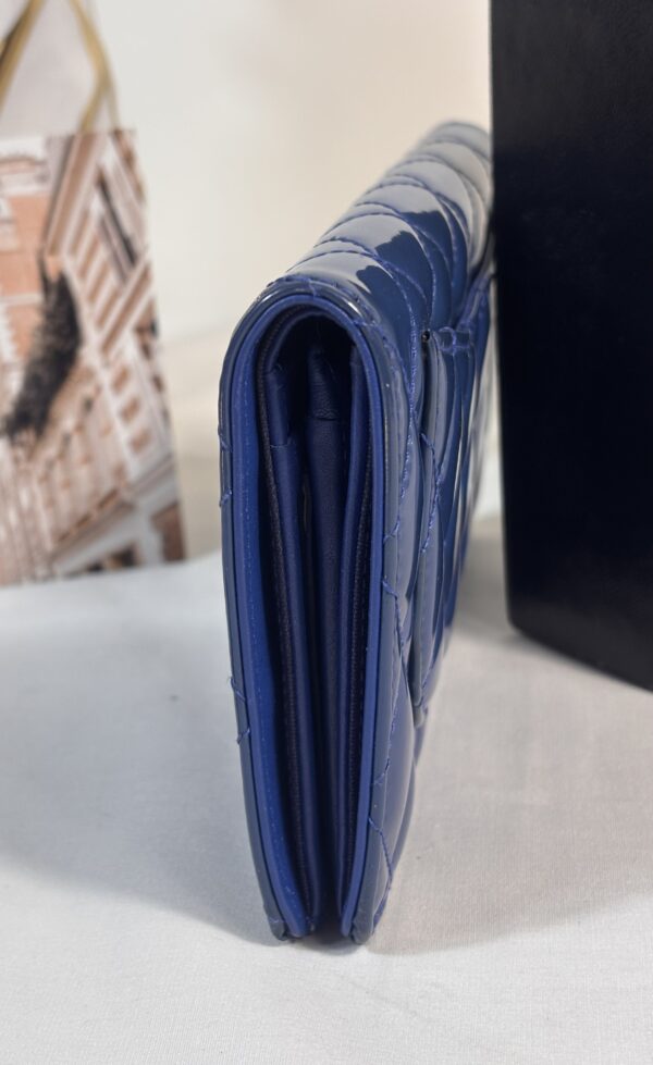 Chanel Interlocking Cc Logo Bifold Blue - Image 4