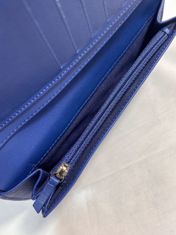 Chanel Interlocking Cc Logo Bifold Blue - Image 12