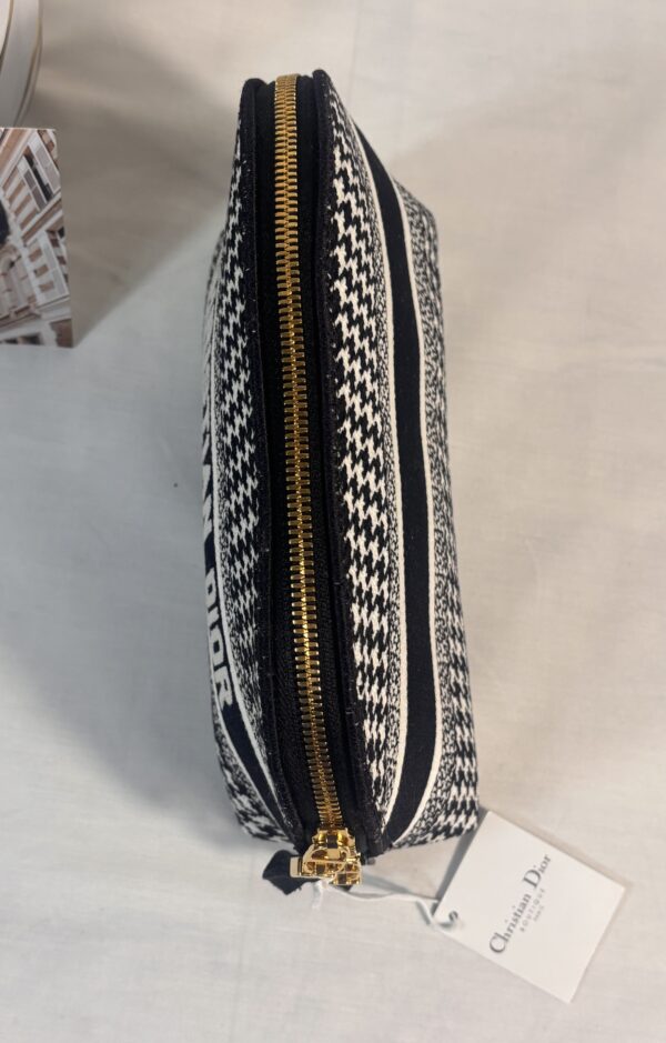 New Dior Large Cosmetic Pochette - Image 4