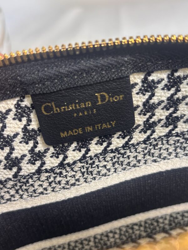New Dior Large Cosmetic Pochette - Image 9
