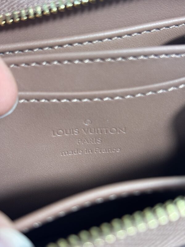 Louis Vuitton Zippy Coin Vernis - Image 8