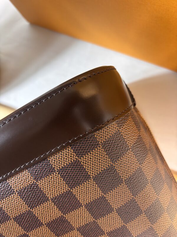 Louis Vuitton Alma MM Damier - Image 11