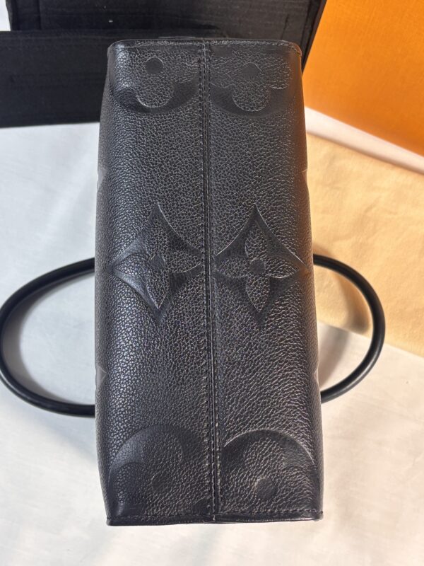 Louis Vuitton OntheGo Pm Empreinte Noir - Image 5