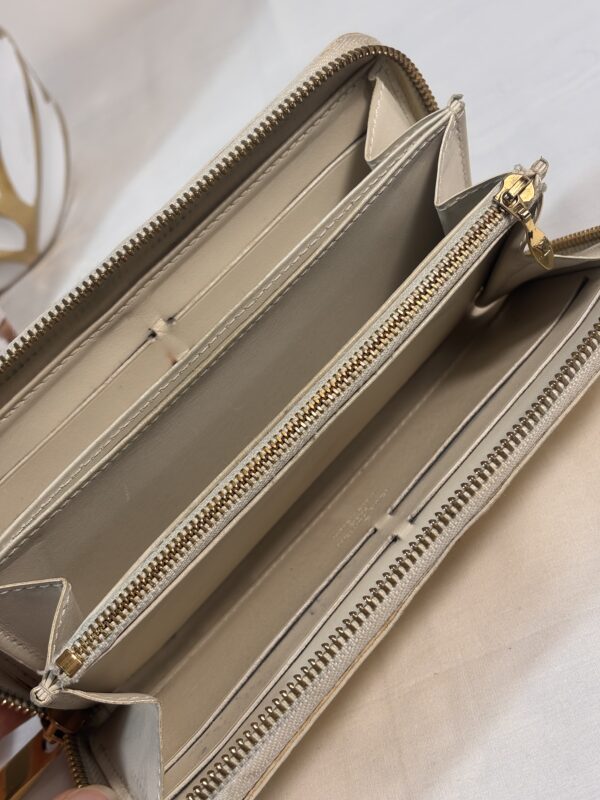 Louis Vuitton Vernis Zippy Wallet - Image 8