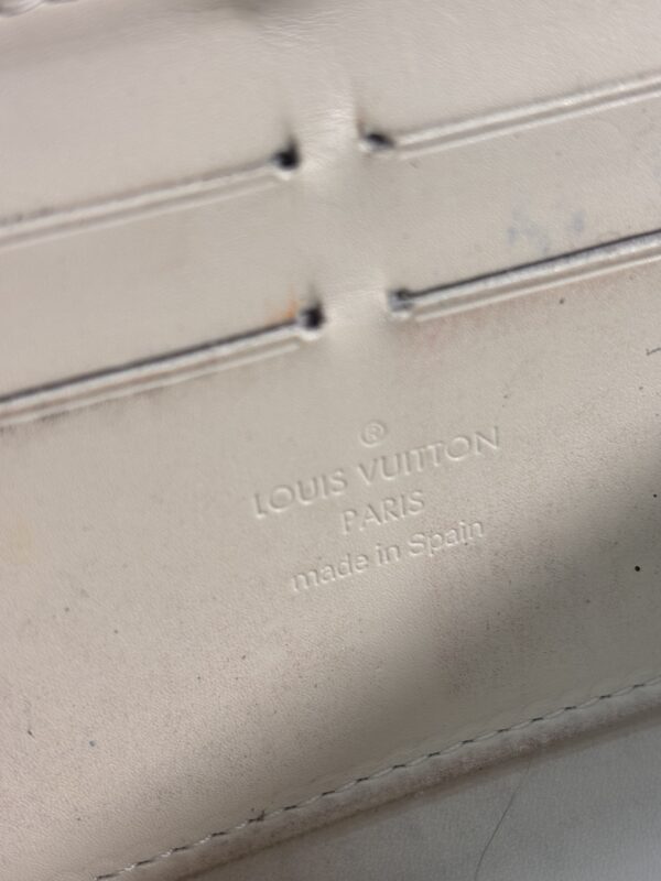 Louis Vuitton Vernis Zippy Wallet - Image 10