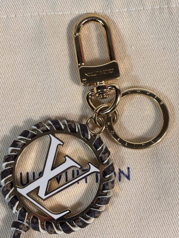 Louis Vuitton Whisper Key Charm - Image 8