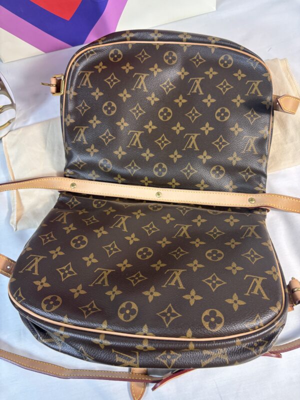 Louis Vuitton Saumur 30 Monogram - Image 12