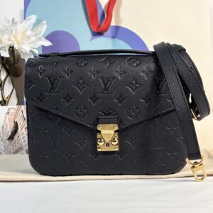 Louis Vuitton Pochette Métis Empreinte Noir