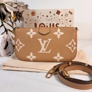 Louis Vuitton Large Arizona Pochette